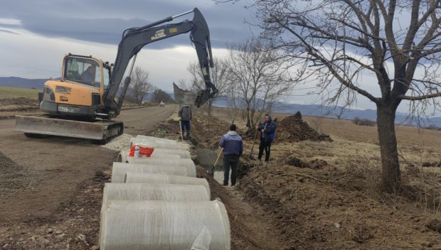 Приключи ремонтът на участък от пътя към ГКПП-Олтоманци при с. Соволяно