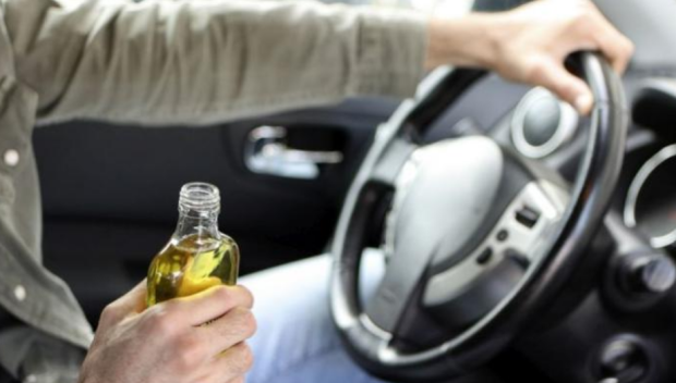 Стар познайник на полицията седна зад волана пил, в колата му откриха и марихуана