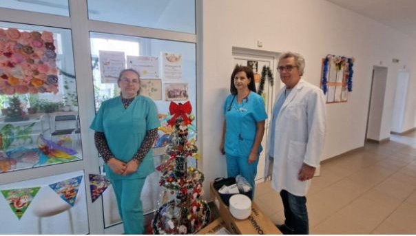 Семейство дари 15 инхалатора на детското отделение в Смолянската болница