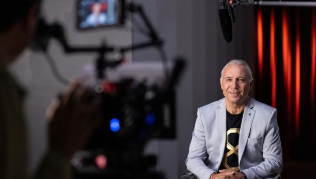 Йога и квантов физик искат да играят ролята на Стоичков