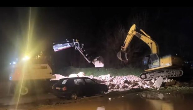 ЗАРАДИ ЗАПЛАХИ: Спряха ремонта на дигата край Гелеменово