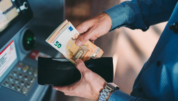 Първото евро е изтеглено 20 секунди след полунощ