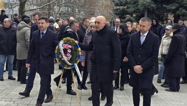 Възпоменателен митинг в Момчилград почете жертвите на Възродителния процес (СНИМКИ)
