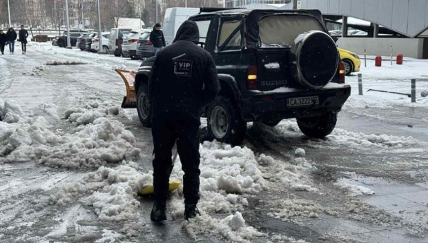 Самоделни гребла срещу общински хаос: София се спасява сама при Васил Терзиев (СНИМКИ)