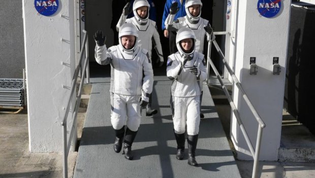 НАСА обмисля предсрочно завръщане на екипажа от МКС заради здравословен проблем