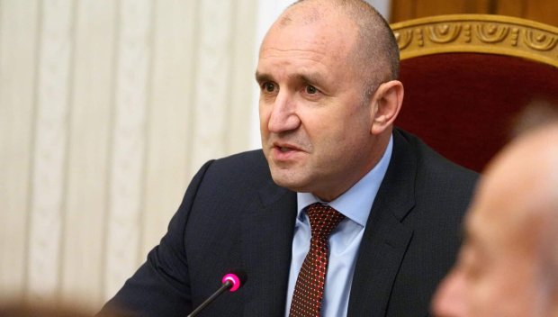 РУЛЕТКАТА СЕ ЗАВЪРТА: Радев обявява днес кога ще връчи първия мандат