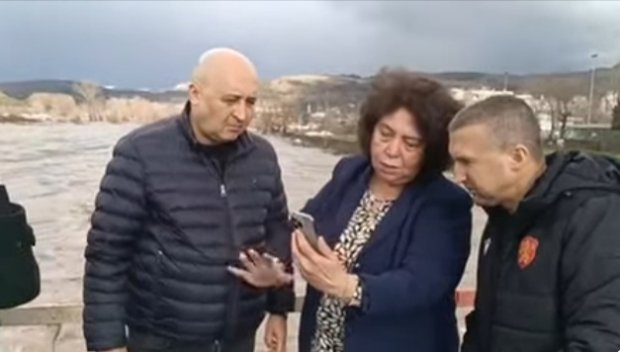 ИЗВЪНРЕДНО В ПИК! Делян Пеевски прати най-верните си хора да помагат на бедстващата община Крумовград (ВИДЕО)