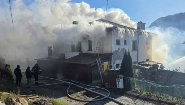 Тръгна дарителска кампания за три семейства, останали без дом след пожар