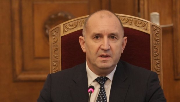 ДА ОЧАКВАМЕ ЛИ НЕОЧАКВАНОТО: Радев връчва на ГЕРБ-СДС първия мандат на съставяне на правителство