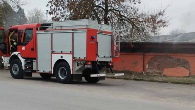 21-годишен бере душа - забил колата си в оградата на пожарната в Павел баня