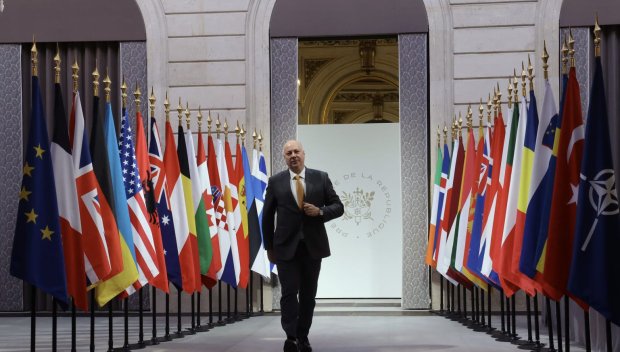 Желязков пристигна в Париж за срещата на Коалицията на желаещите (СНИМКИ)