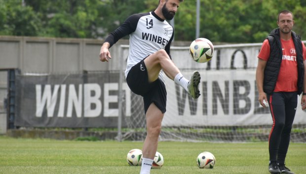 Капитанът на Локомотив Пловдив пропуска лагера в Турция