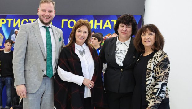 Зам.-министър Петър Младенов присъства на церемонията Спортист на годината на 166. СУ „Васил Левски“