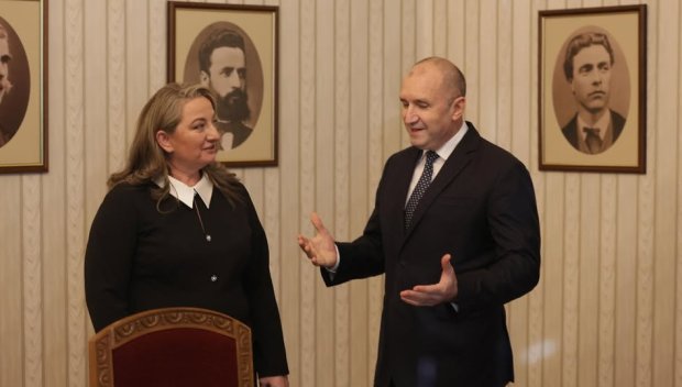 Радев няма да роди правителство в този парламент - тика партиите към войнстващи избори