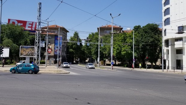 В Пловдив тръгнаха на борба със задръстванията, правят кръгово на натоварено кръстовище