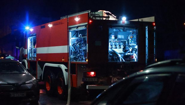 Двама души са пострадали при пожари през изминалото денонощие