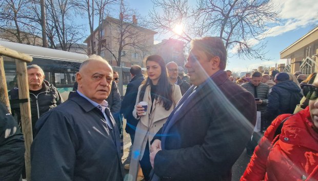 ГОРЕЩА ВЕРСИЯ: Вървят совалки за нова сглобка - ген. Атанасов се цепи от Асен