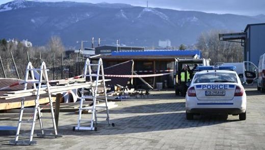 Прокуратура разследва смъртта на загиналия при срутване на навес работник