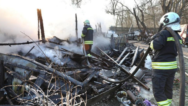 Пожар избухна в конна база „Фанагория“ във Варна, изгоряха седем животни (СНИМКИ)