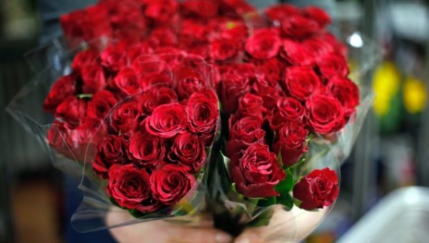 ЛЮБОВТА Е ПАРИ: Една заплата не стига за Свети Валентин