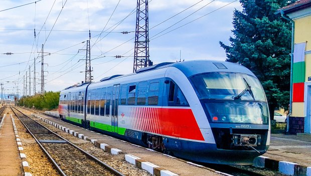 БДЖ осигурява допълнителни места за посетителите на фестивала „Сурва