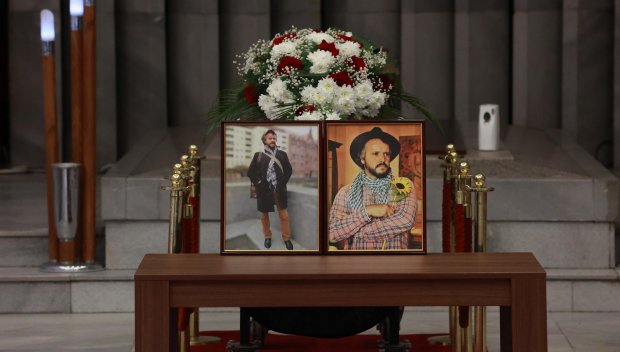 Стотици си взеха последно сбогом с писателя Калин Терзийски (СНИМКИ)