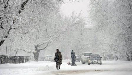ЗА ТРИ ДНИ: Снежни бури в Афганистан убиха над 60 души