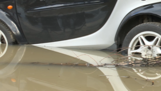 Теч на питейна вода удави десетки коли в столичния квартал Лагера