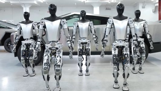 Тесла“ ще произвежда и роботи