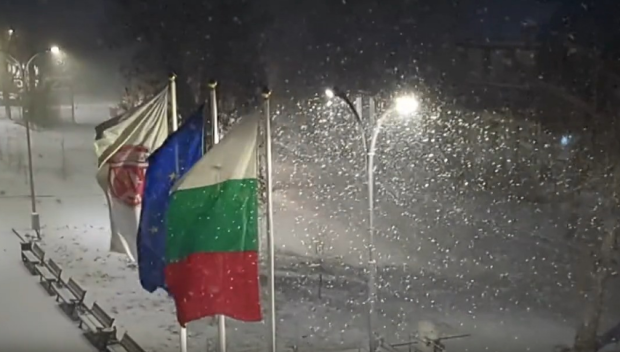 Болницата в Гълъбово остана без ток и отопление в зимния студ