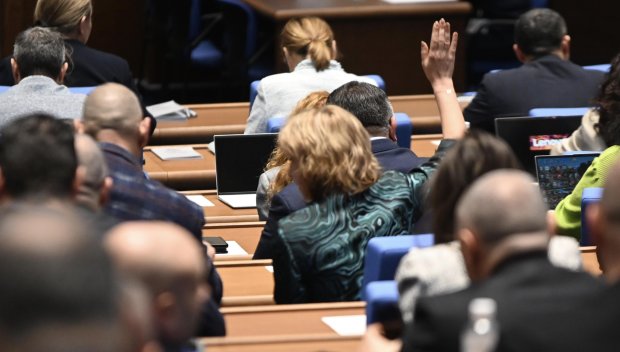 Депутатите отказаха изслушване за закриването на детската хирургия във Варна