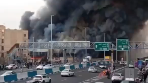 Голям пожар избухна на пазар в Техеран (ВИДЕО)