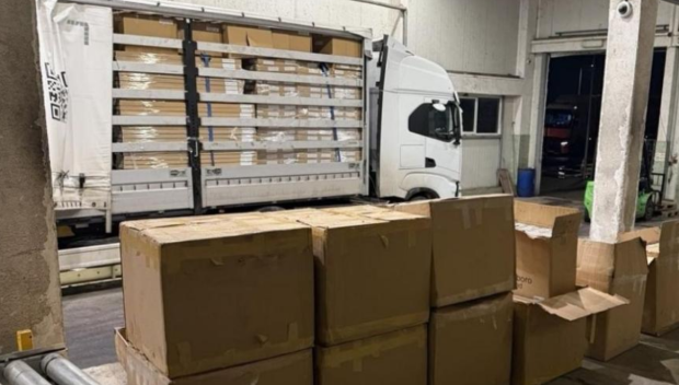 Хванаха на „Лесово“ камион с мебели, пълен с контрабандни цигари