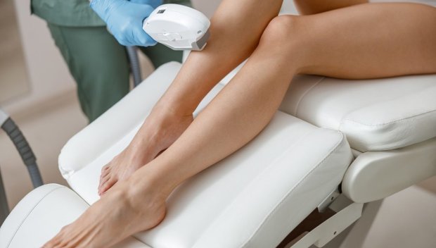 ИЗБУХНА НОВ СКАНДАЛ: Кадри на интимни процедури изтекоха и от козметично студио в Казанлък