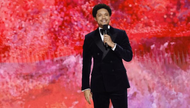 Доналд Тръмп заплашва с съдебно преследване водещия на наградите Грами