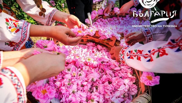 Министерството на туризма подкрепи Розовата долина за списъка на ЮНЕСКО