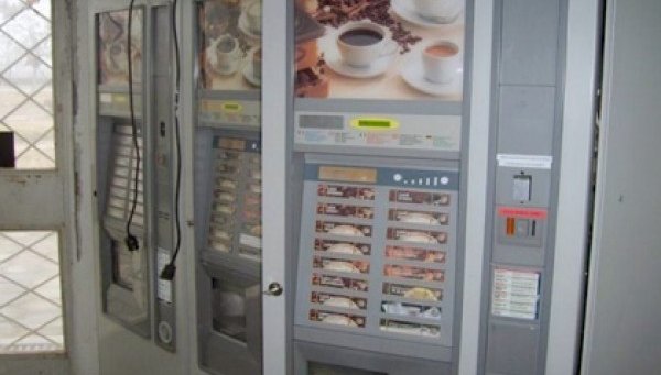 19-годишен криминално проявен обра кафе-автомати в Свети влас