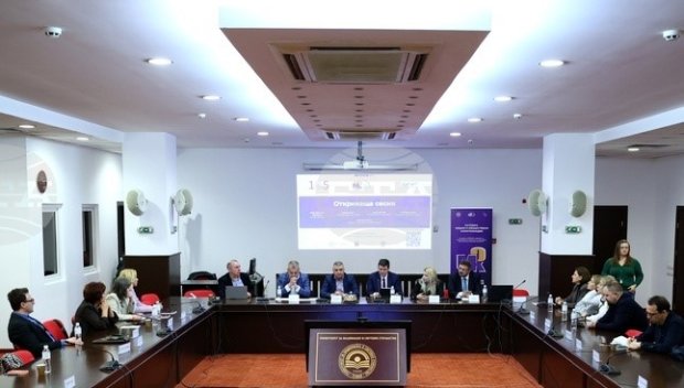 Изкуственият интелект и етичните стандарти в медиите обсъдиха на кръгла маса в УНСС