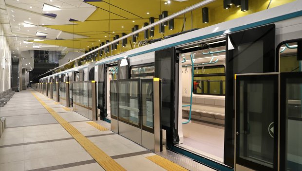 ИНЦИДЕНТ В МЕТРОТО: 19-годишен изби зъб на момче и удари с нож друго