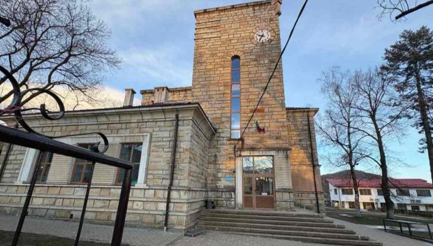 Частното училище Космос: Имаме молба от родителите на Александър от 30 януари той да бъде отписан