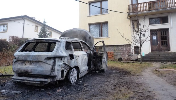 Петима задържани в Бистрица заради палежа на дома и колата на кмета