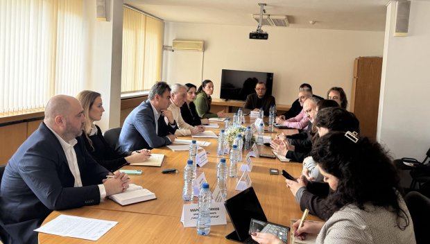 КЗК включва търговията с плодове и зеленчуци в секторния анализ на храни