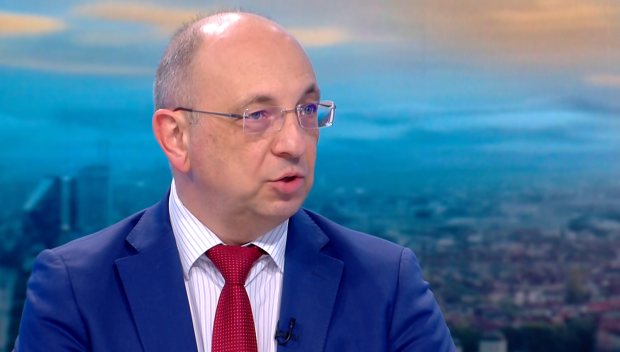 Николай Василев: С настоящата конфигурация на служебния кабинет се тества бъдеща коалиция