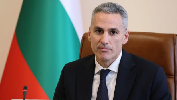 ИЗВЪНРЕДНО В ПИК TV! Гюров надменно пробва да отсвири Народното събрание за американските самолети на летището в София - парламентът със светкавичен отговор