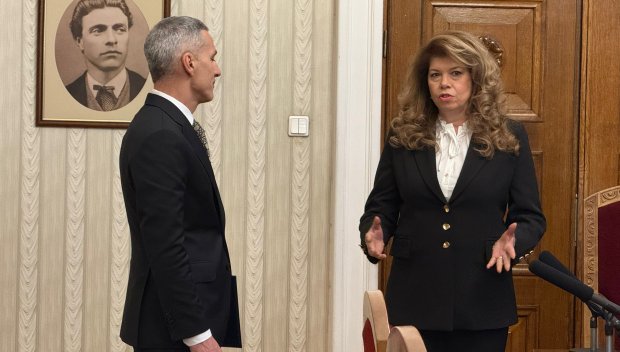 Александър Симов безпощаден: Служебното правителство е като коктейл от котела на вещиците от Макбет