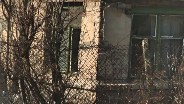 НАГЛО И БРУТАЛНО: Жертва на имотната мафия с разказ как са отнели наследствената ѝ къща