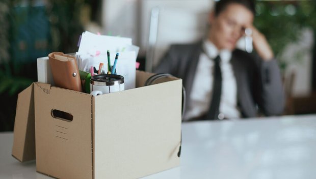 Компания уволни награждаван служител - работил по 90 минути на ден. Той я осъди за 118 000 евро