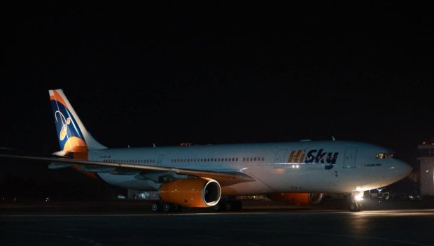 Самолет със 180 пътници на борда кацна аварийно в Букурещ