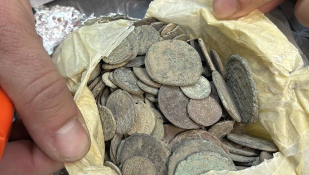 Голямо количество контрабандни старинни монети и предмети задържаха на Капитан Андреево