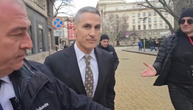 Караколев погна Гюров по жълтите павета: Новият премиер отрича да е бил на Петрохан. А защо НСО го пази отсега...(ВИДЕО)